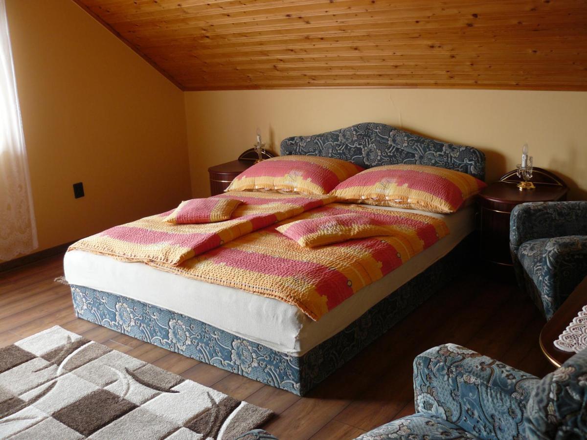 Zsuzsi Apartman 佐洛卡罗斯 外观 照片