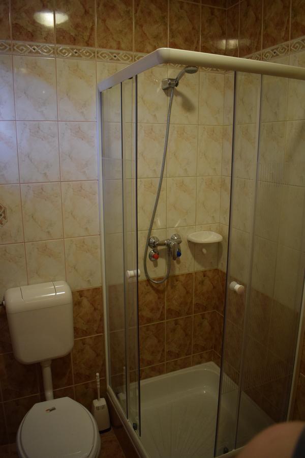 Zsuzsi Apartman 佐洛卡罗斯 外观 照片