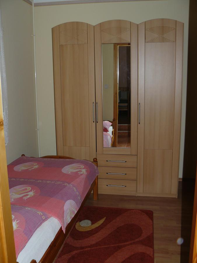 Zsuzsi Apartman 佐洛卡罗斯 外观 照片